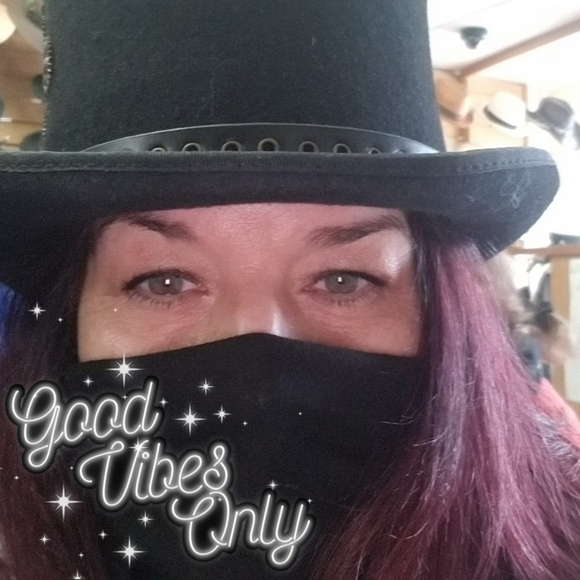 Meet your Posher, Monique - Picture 1 of 1